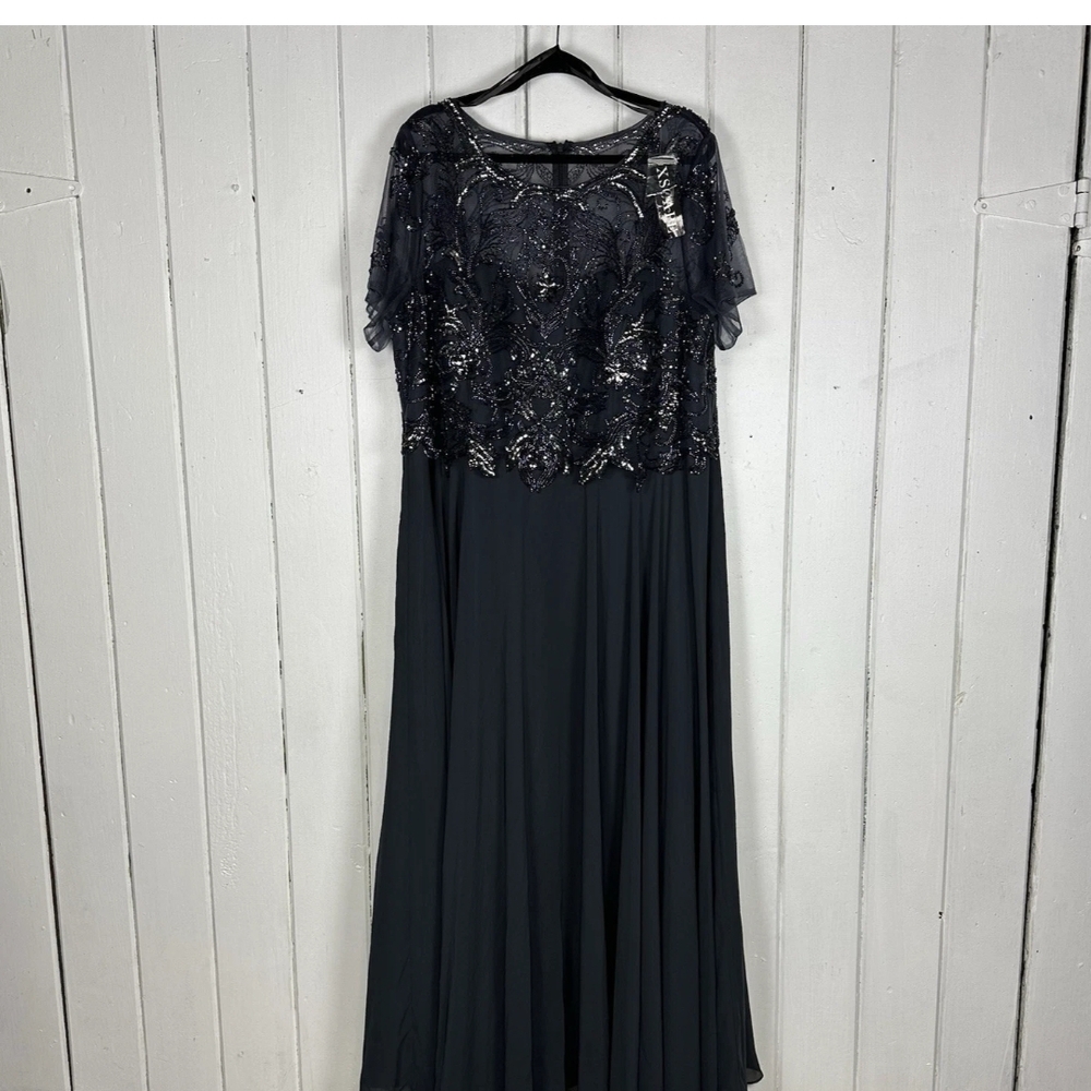 XSCAPE Women's Charcoal Beaded Chiffon Short Sleeve Formal Gown NWT - Picture 5 of 17
